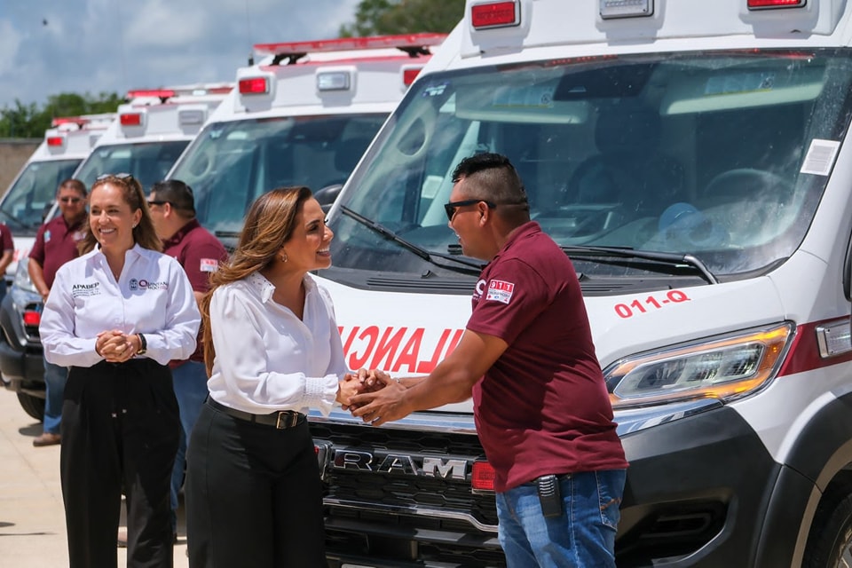 Recibe Mara Lezama Ambulancias De Urgencias Y Cuidados Intensivos