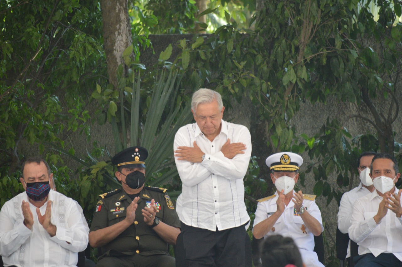 AMLO pide perdón a los mayas por atropellos que han vivido en más de cinco siglos