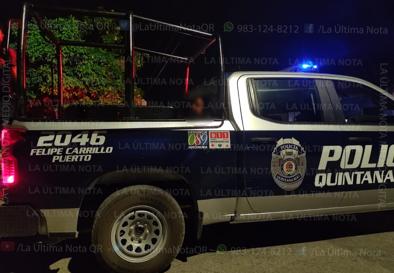 Detienen a dos sujetos robando material en una casa en construcción