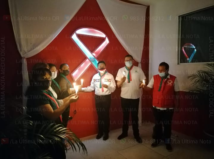 Encienden lazo bicolor en FCP por enfermedades de la mujer