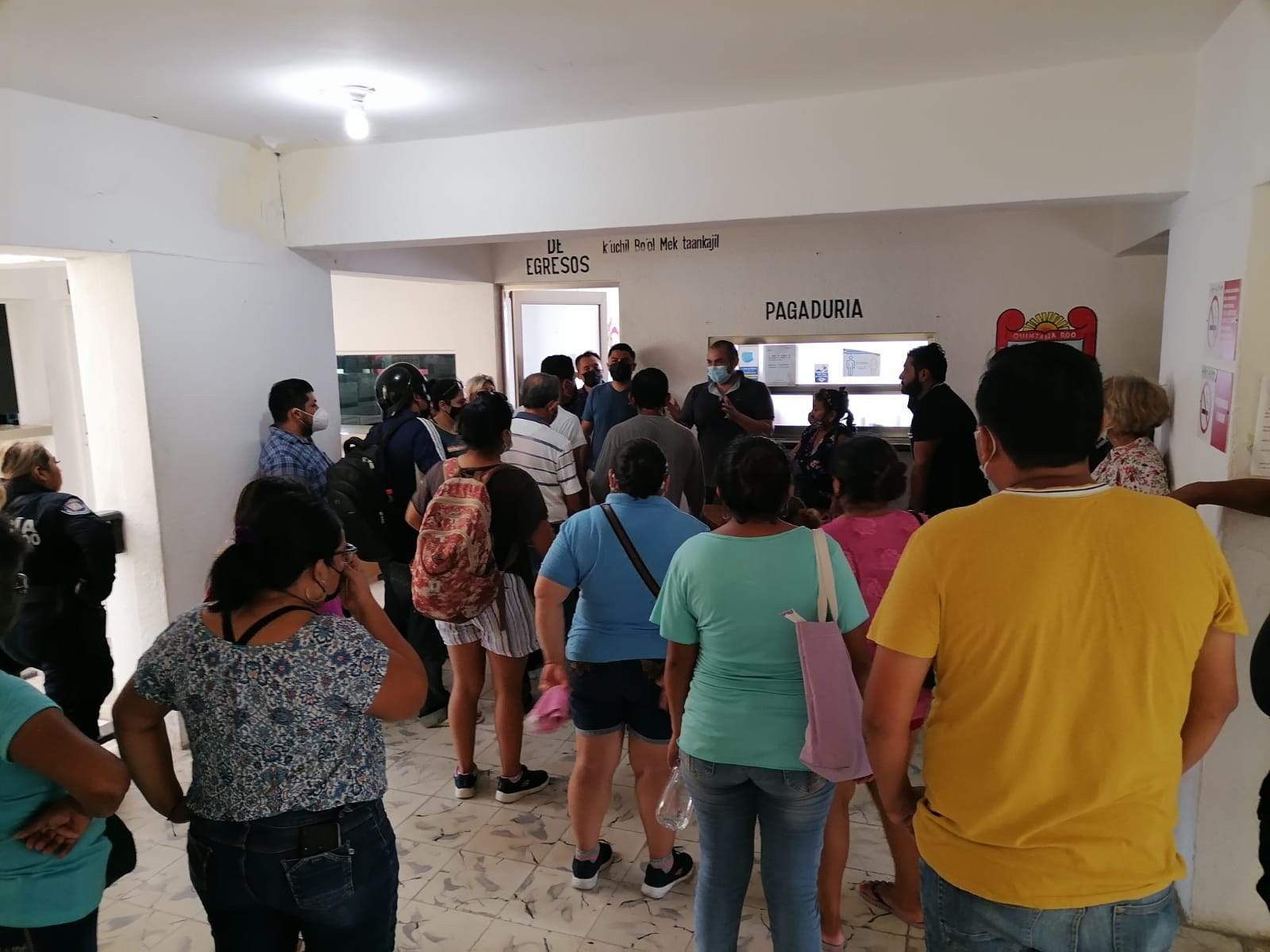 Confrontan trabajadores manifestantes a Chak Me’ex