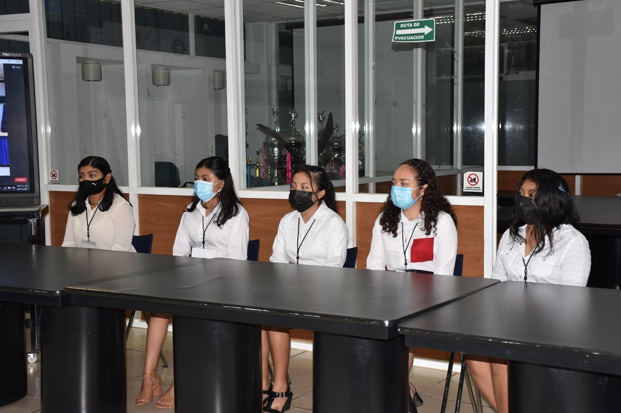 Ayudan a empresas por alumnos del tec en el éxito de su negocio