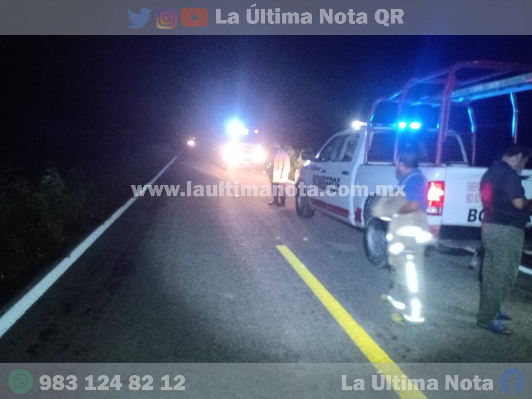 Vehículo de carga se accidenta e incendia en Carrillo Puerto