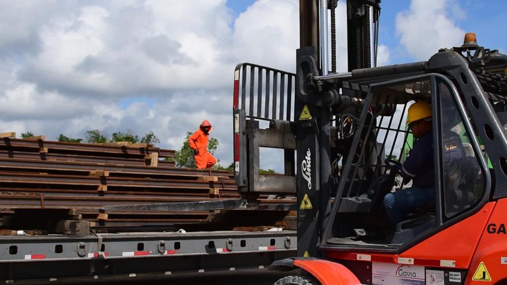 Reciben rieles para tren maya en el tramo 5 Playa – Tulum