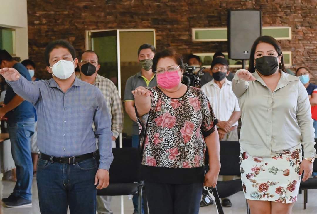 Rinden protesta regidores suplentes en FCP