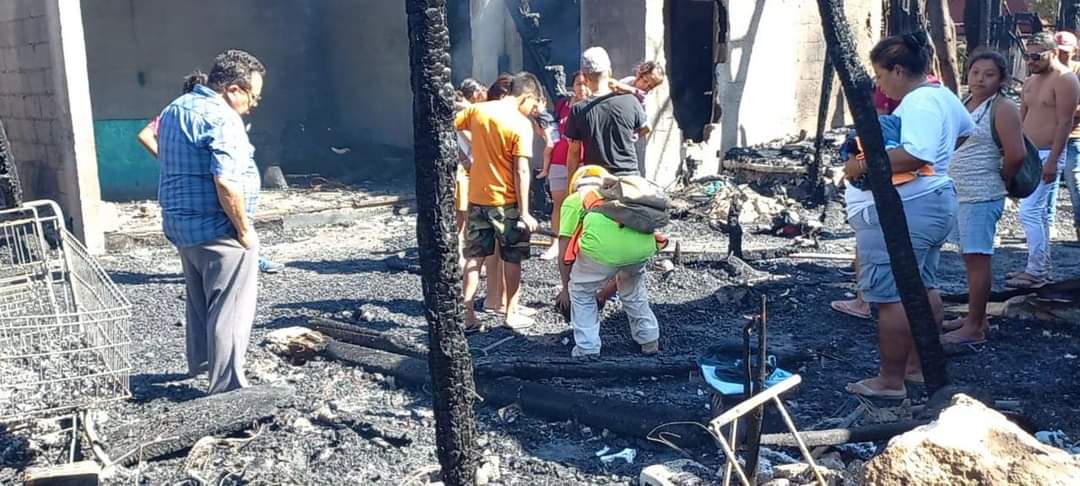 Arden en llamas cerca de 20 viviendas en Tulum