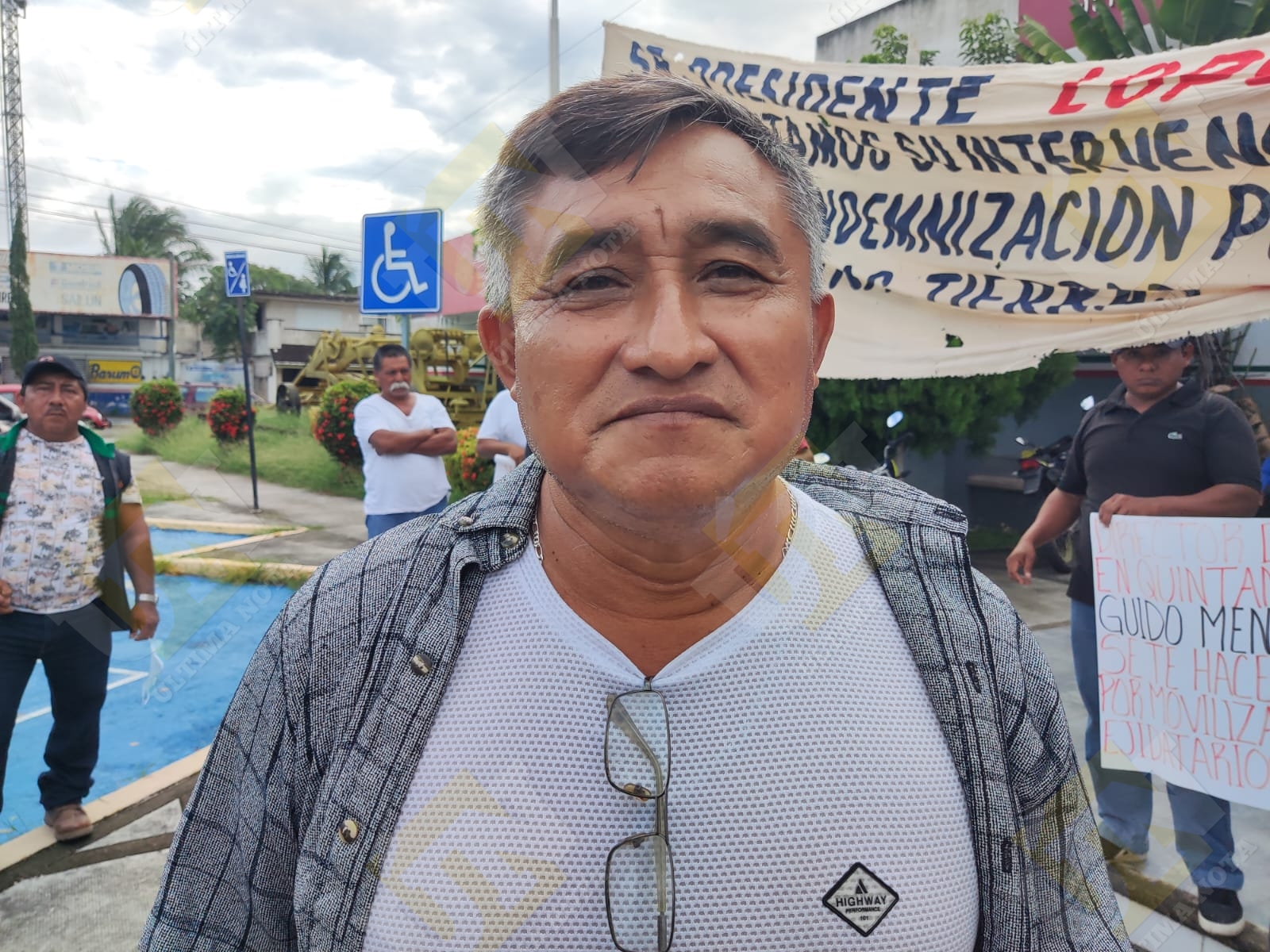 En exigencia a la indemnización de terrenos expropiados hace más de 60 años para la construcción de la Vía Corta a Mérida, ejidatarios de Tihosuco bloquearon la carretera a Mérida.