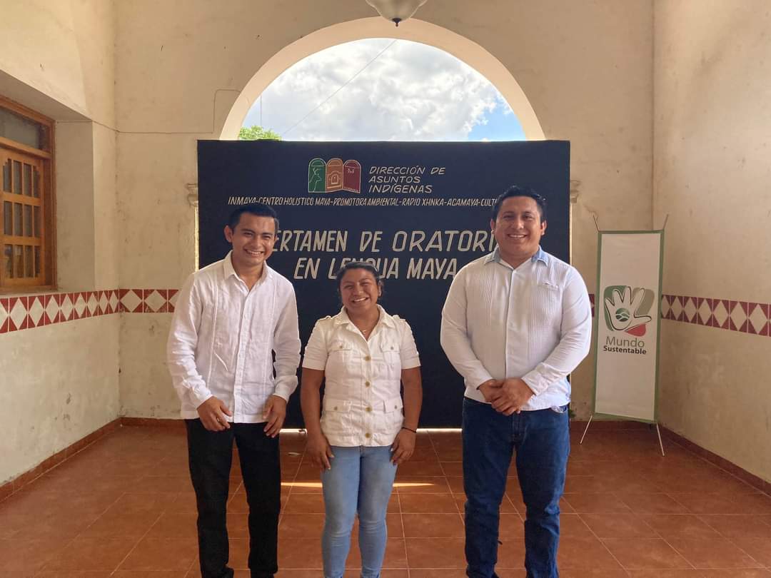 Ganan jóvenes de Tihosuco tres lugares en concurso de oratoria en lengua maya