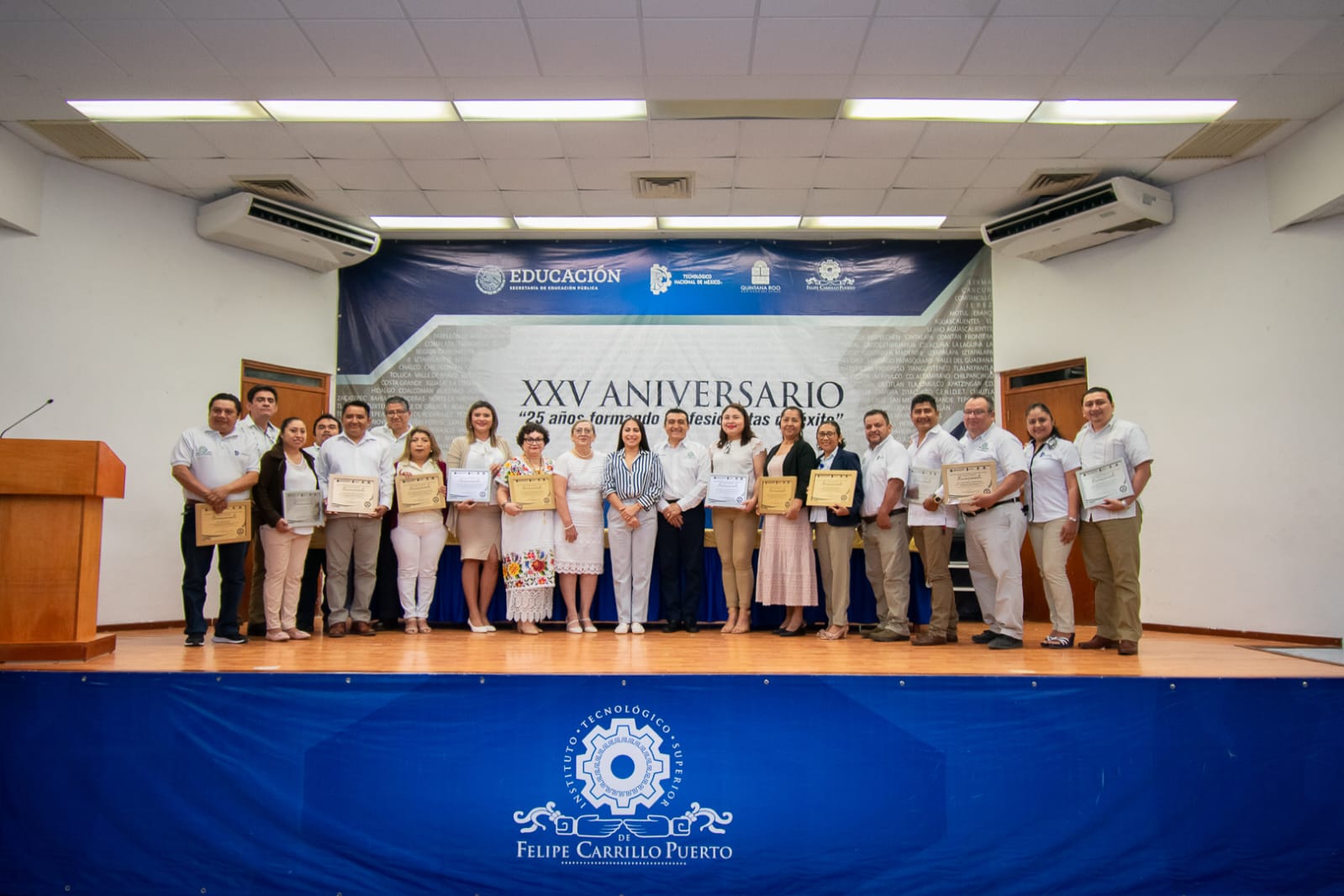Comprometida Mary Hernández con la educación profesional en Felipe Carrillo Puerto