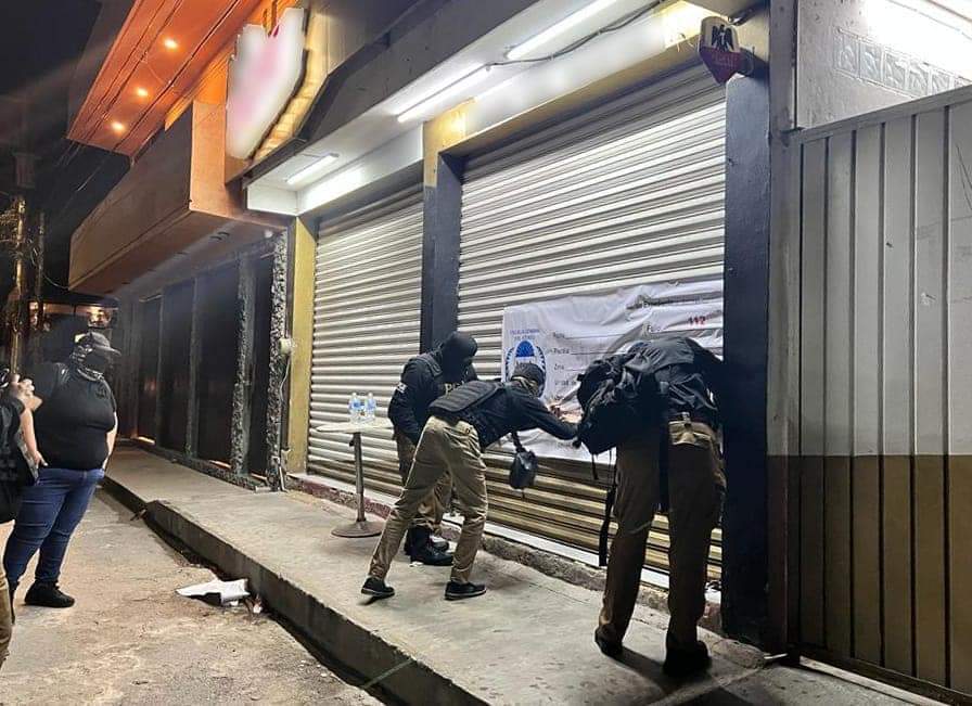 Cumplimenta FGE Quintana Roo tres órdenes de cateos en establecimientos de Tulum; aseguran diversas drogas