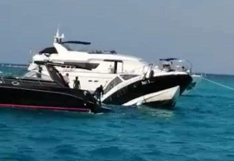 Yate se hunde en costas de Isla Mujeres; 15 personas fueron rescatadas