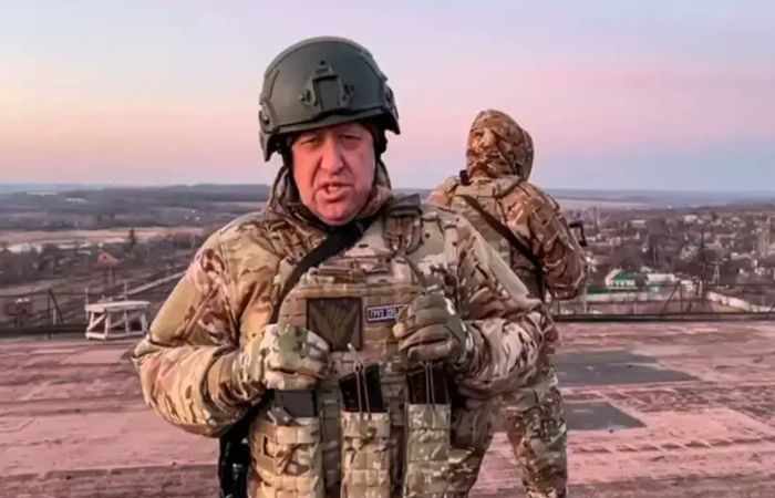 Rusia destruye puente junto a Bajmut para evitar llegada de refuerzos de Kiev