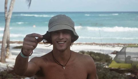 Muere uno de los tres turistas argentinos atacados a machetazos en playa de Oaxaca