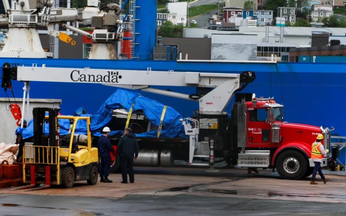 Detectan posibles ‘restos humanos’ entre los escombros del submarino Titán