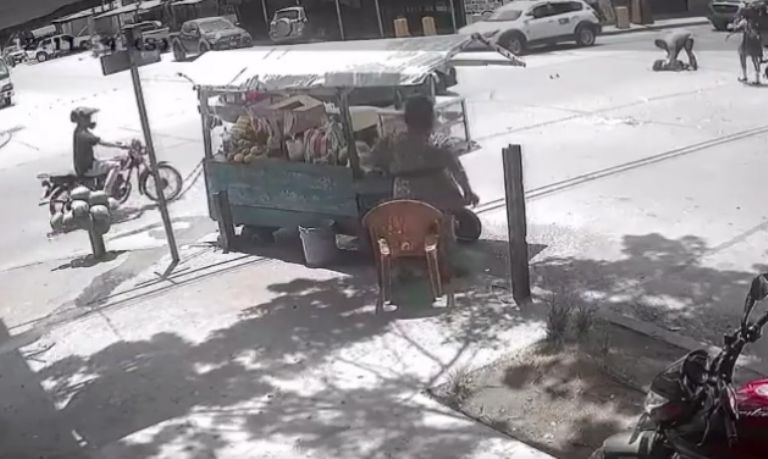 IMÁGENES FUERTES: una niña es brutalmente atropellada pero sobrevive de milagro