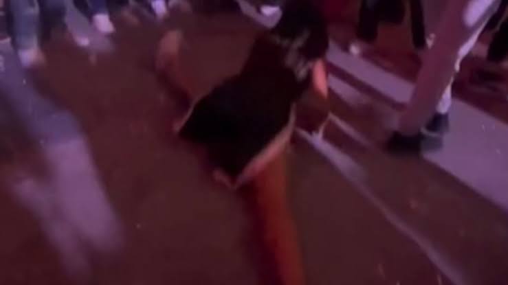 Joven intenta “perrear” en el antro y termina con una lesión en la pierna, todo quedó grabado en TikTok