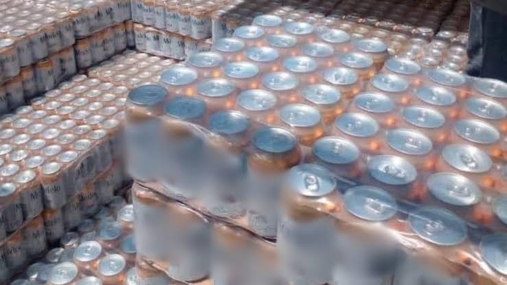 Oaxaca: hombre esconde camión con cargamento de cerveza clonada y trata de sobornar a la policía, ya fue detenido