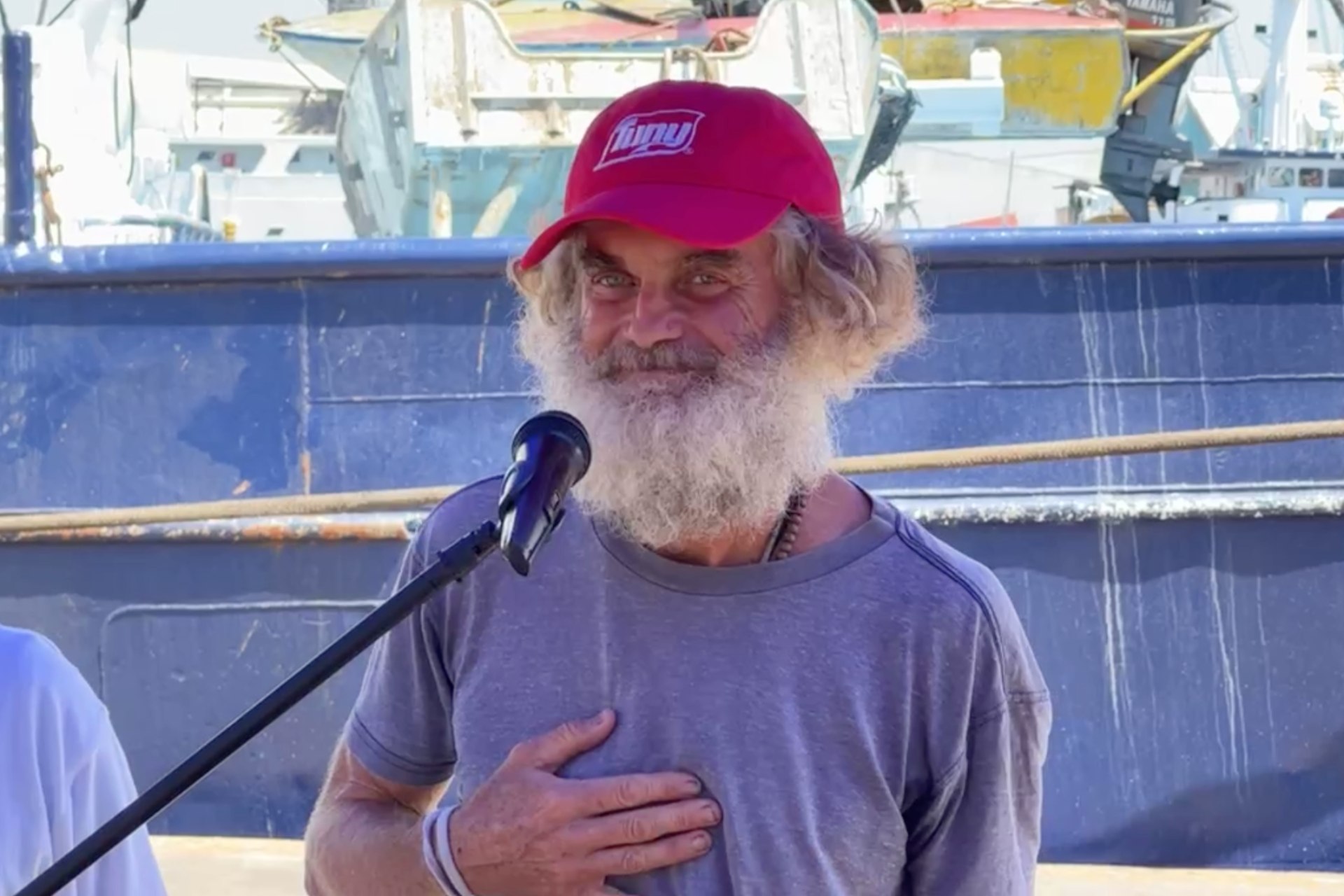 “Pensé que no sobreviviría, pero aquí estamos”: náufrago Timothy Shaddock tras llegar a Colima