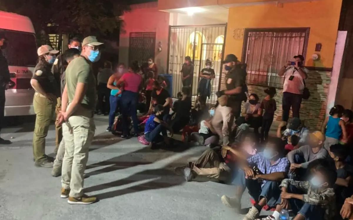 Rescatan a 116 migrantes hacinados en un autobús en Sonora; había menores y mujeres