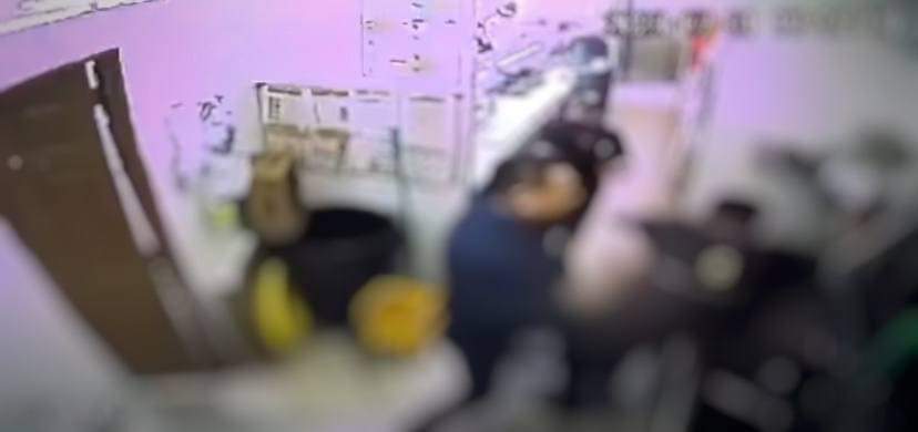 Agrede a empleado por “No atenderlo rápido”