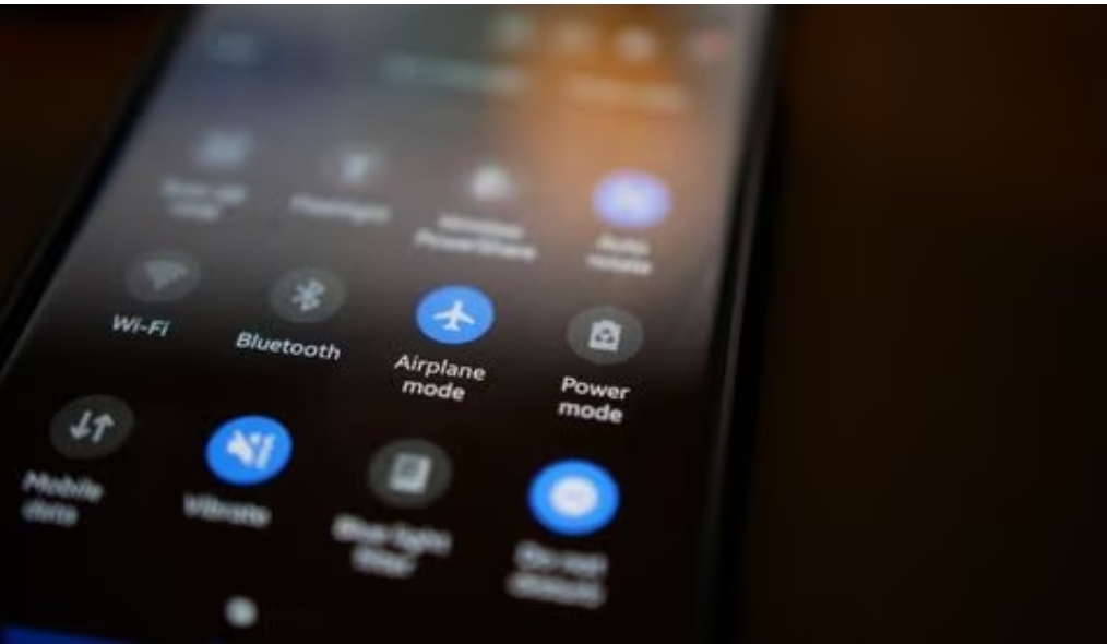 ¿Por qué es importante desactivar el WiFi de tu celular antes de salir de casa?