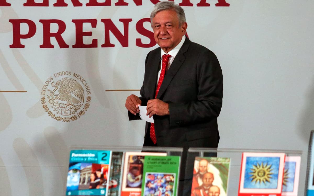 AMLO anuncia que se detendrá la distribución de libros de texto en Chihuahua