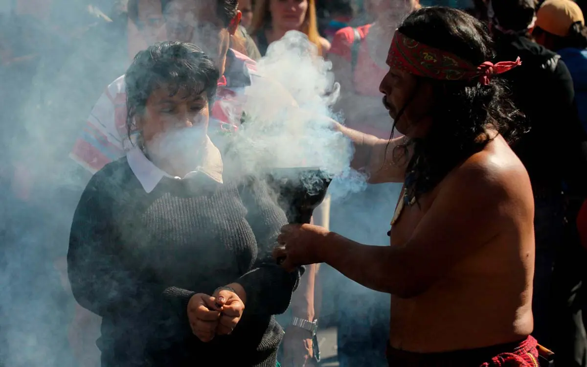 ¡Ni la hechicería se salva! SAT incluye a curanderos en pago de impuestos