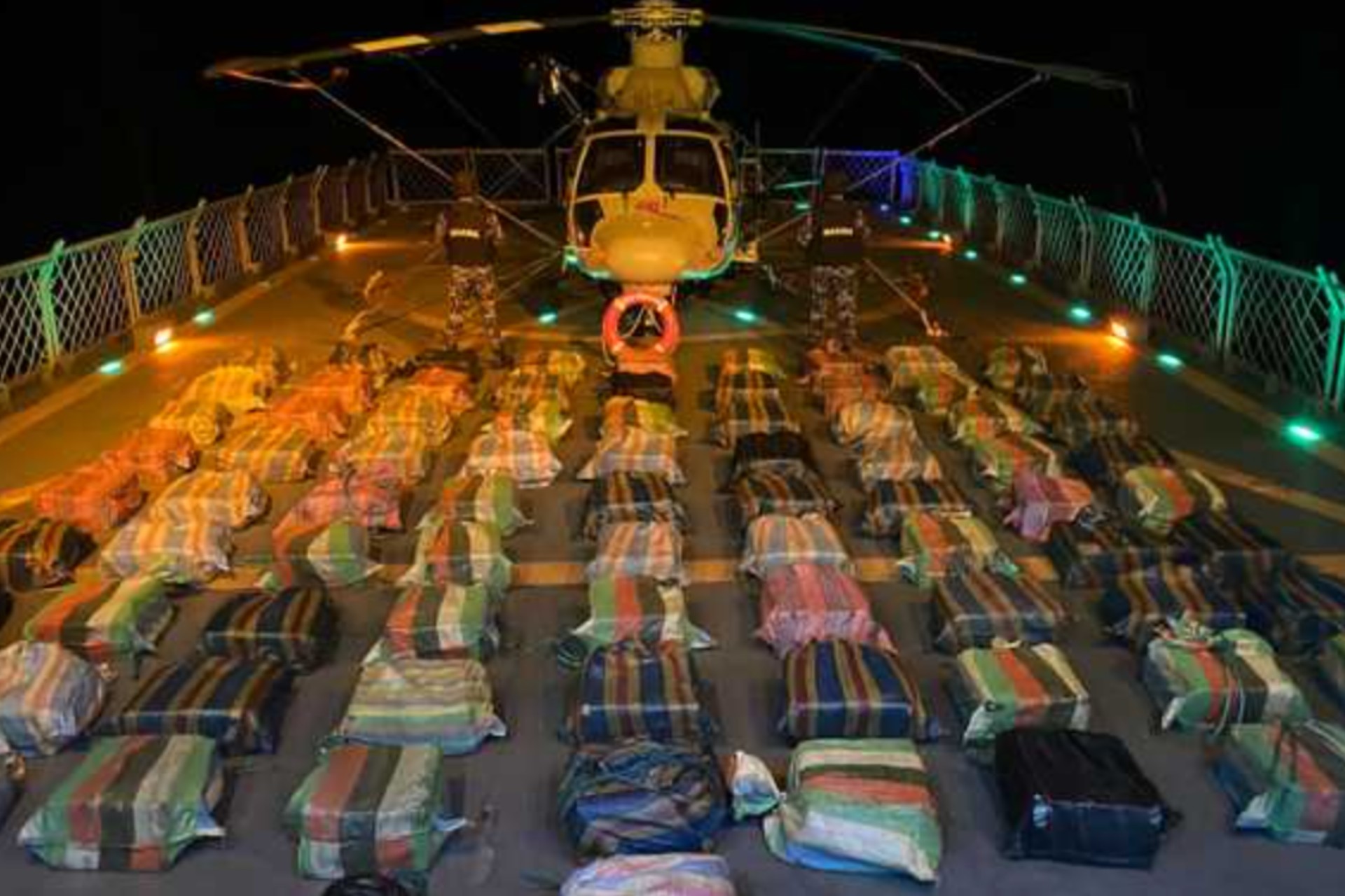 Marina asegura 4 mil 400 kilogramos de cocaína frente a costas del Pacífico mexicano