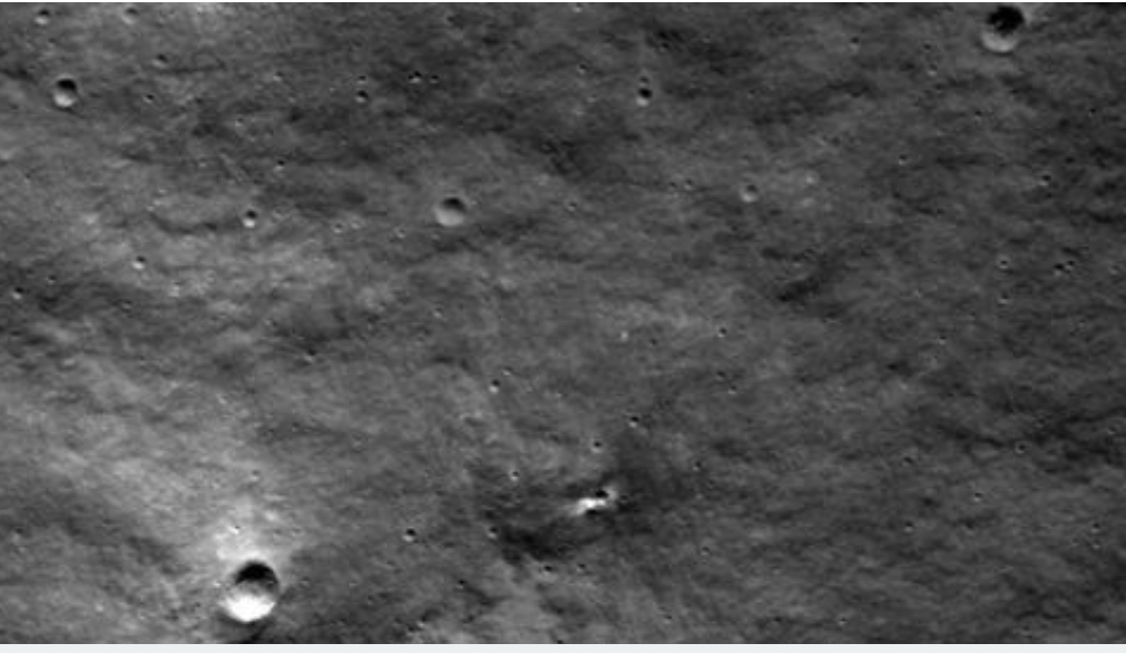 La NASA logra imágenes de un nuevo cráter en la Luna surgido tras la fallida misión rusa