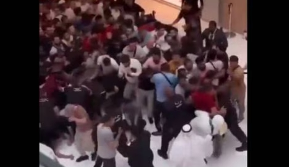 VIDEOS: Enloquecen en Dubai por ser los primeros en obtener el nuevo Iphone 15