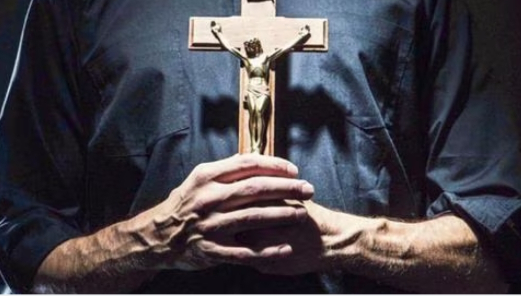 Sacerdote sedaba, violaba y grababa agresiones a feligresas: el escándalo que sacude a España