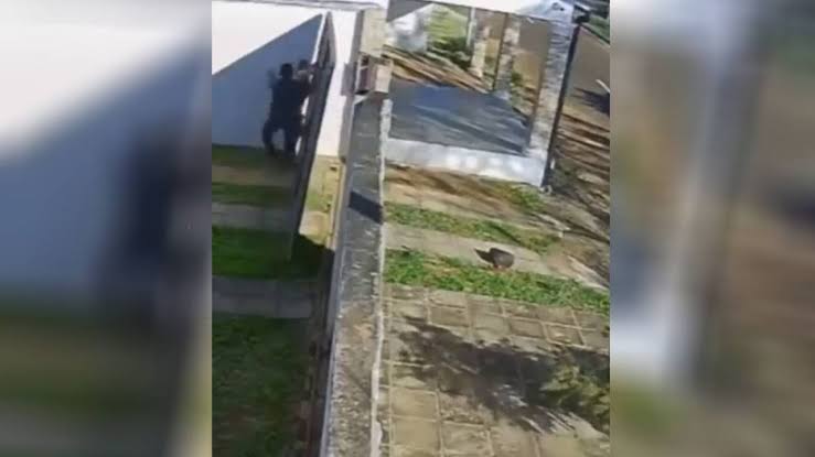El desesperado escape de una mujer que era torturada y estaba secuestrada