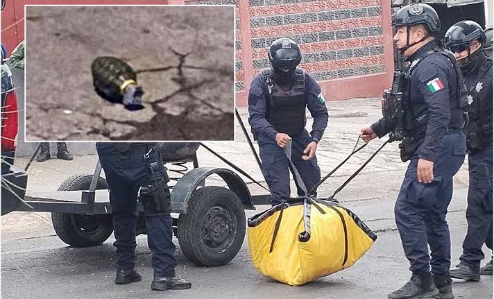 Sujetos arrojan granada de fragmentación frente a panadería de Cuautitlán