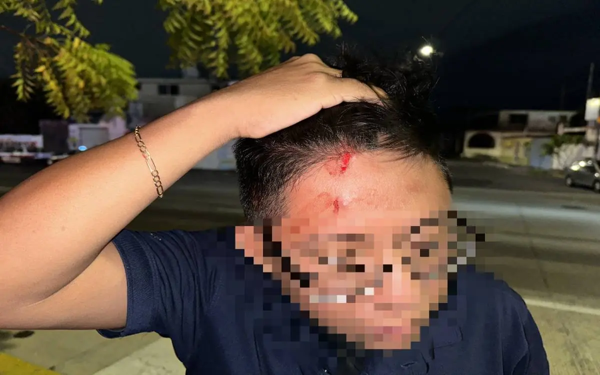 Policías golpean a periodistas en Veracruz