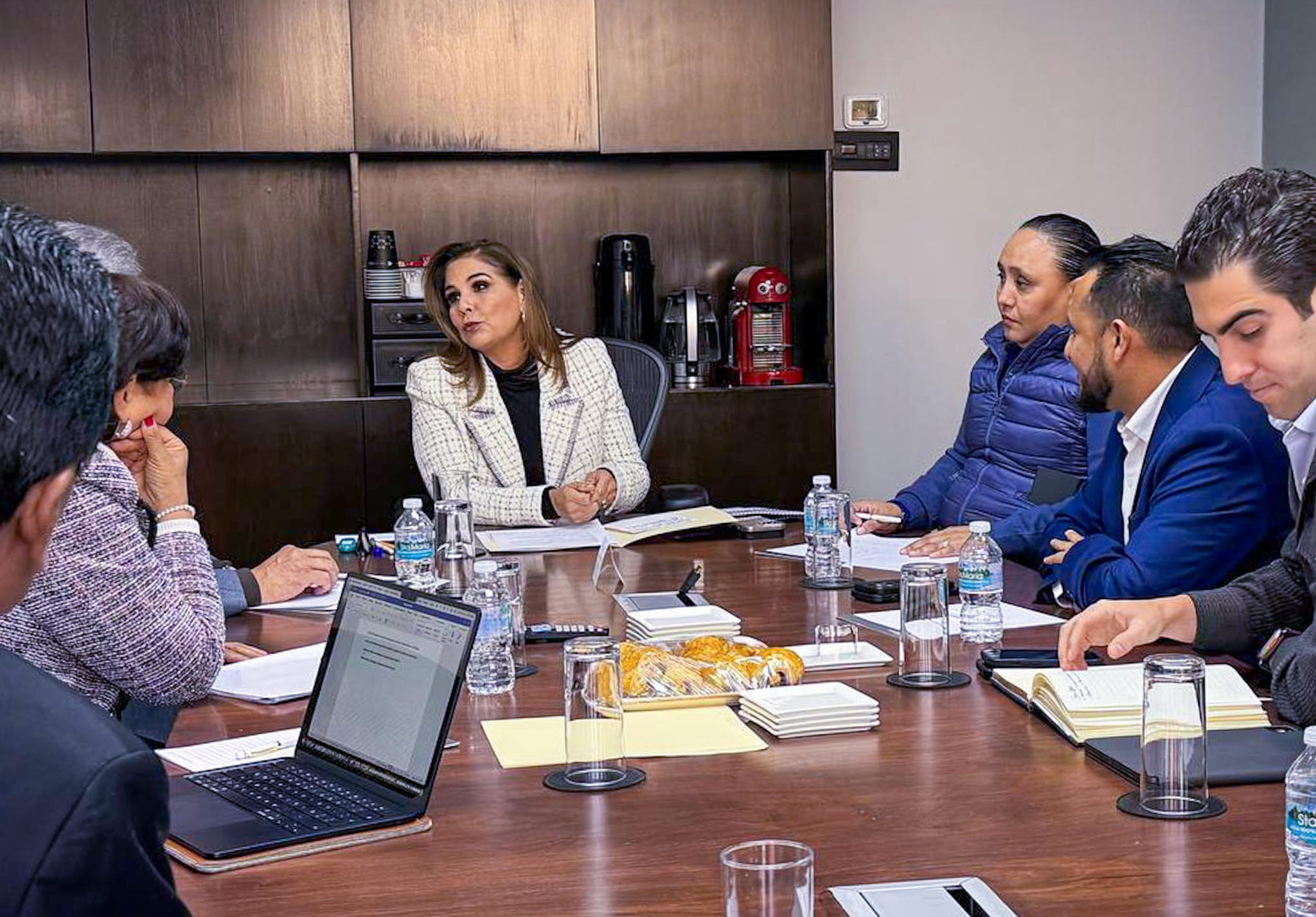Para fortalecer el impulso a la educación Mara Lezama se reúne con líder del SNTE