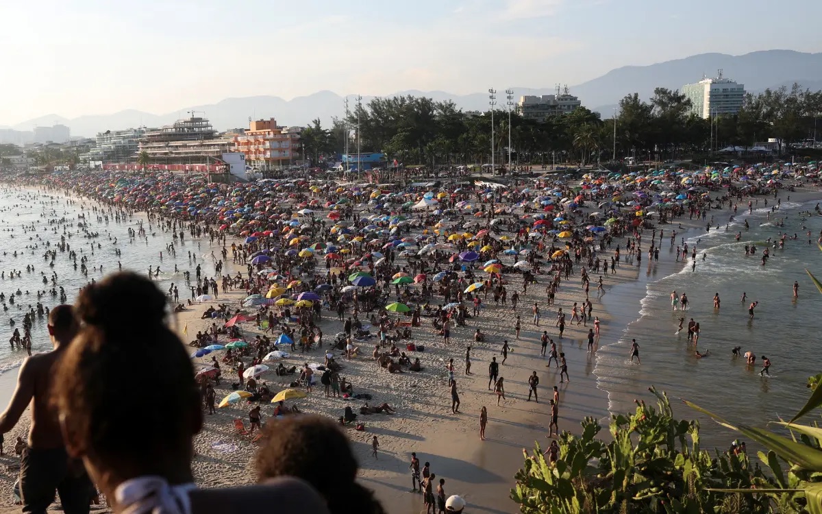 Con una sensación térmica de 62°C, Rio de Janeiro bajo un calor sin precedentes