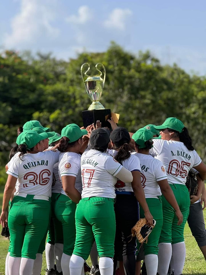 ¡Las Mayas de Chuhuhub Triunfan en la Final del Torneo Municipal de Softbol Femenil