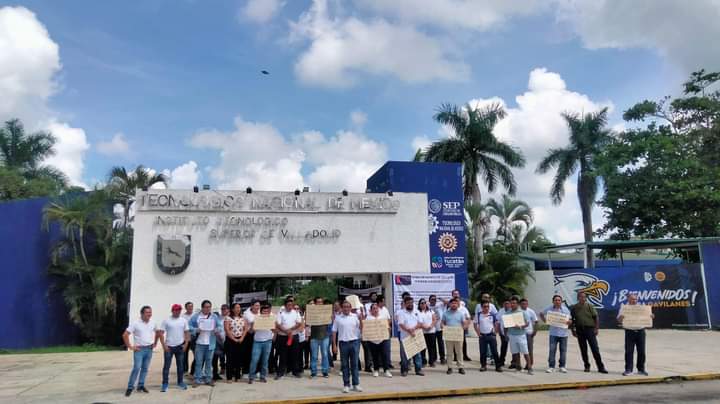 Docentes y administrativos del TecNM Campus Valladolid se manifiestan por derechos laborales