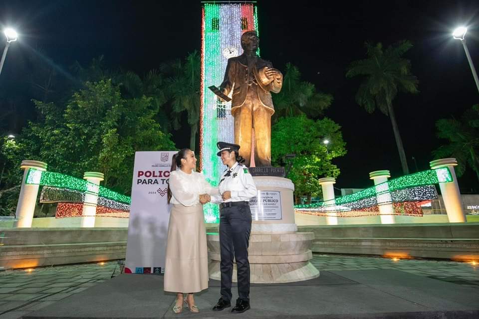 Mary Hernández nombra a Teresa Emigdio, primera mujer encargada del despacho de la dirección general de Seguridad Pública, Tránsito y Bomberos de Felipe Carrillo Puerto