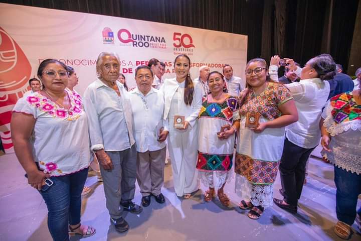 Mary Hernández se une a reconocimiento a cronista Mario Chan Collí y personas transformadoras de Quintana Roo