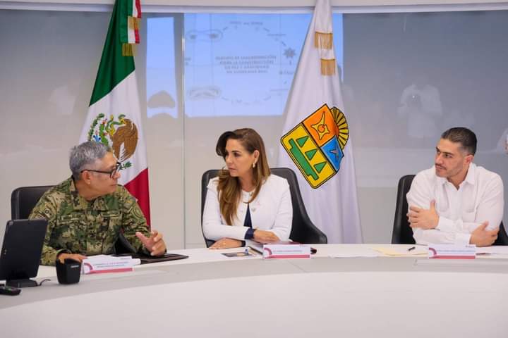 Secretario de SSPC, Omar García Harfuch y el Secretario de Marina, Almirante Raymundo Pedro Morales Ángeles, presentan la Estrategia Nacional de Seguridad en Quintana Roo a Mara Lezama