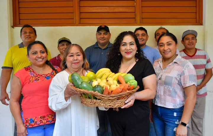 DIF de FelipeCarrilloPuerto distribuye fruta y verdura fresca a 16 mil estudiantes