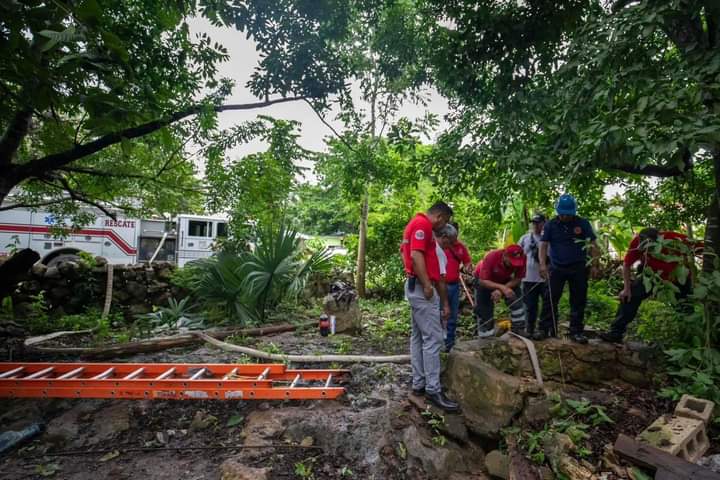 EntéraRescatan sano y salvo a lomito atrapado en caverna en FelipeCarrilloPuerto
