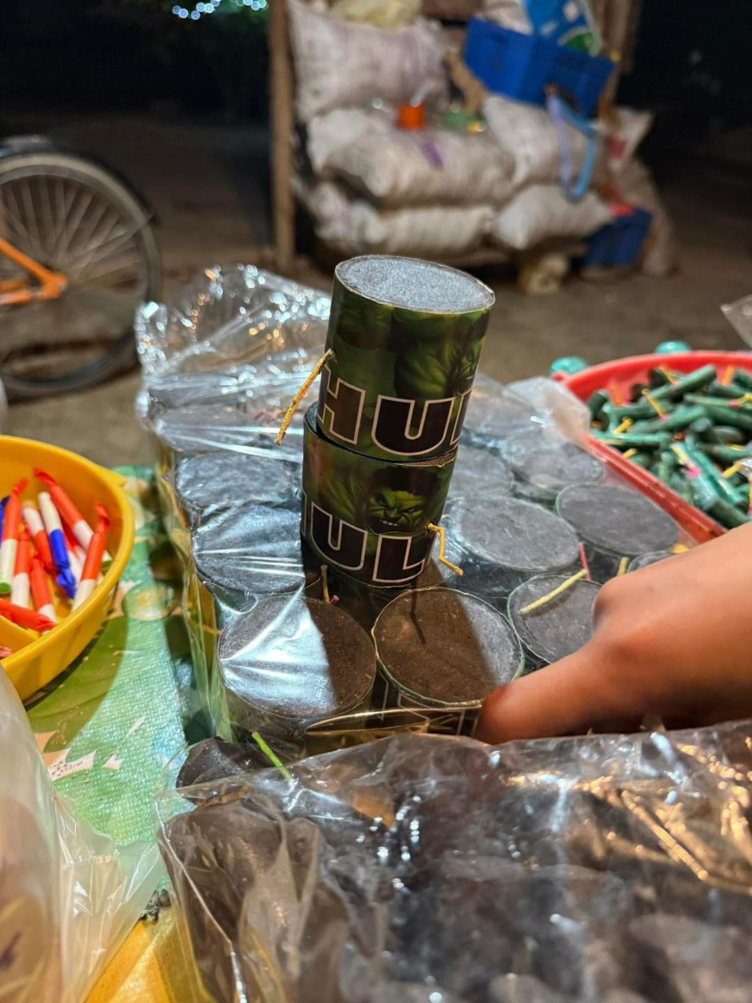 Joven de Bacalar sufre grave lesión en la mano por explosión de pirotecnia