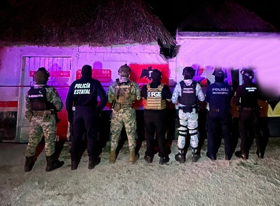 Aseguran FGE, Marina, Guardia Nacional, Ejército y SSC, drgas en dos cateos; detienen a dos personas en Felipe Carrillo Puerto