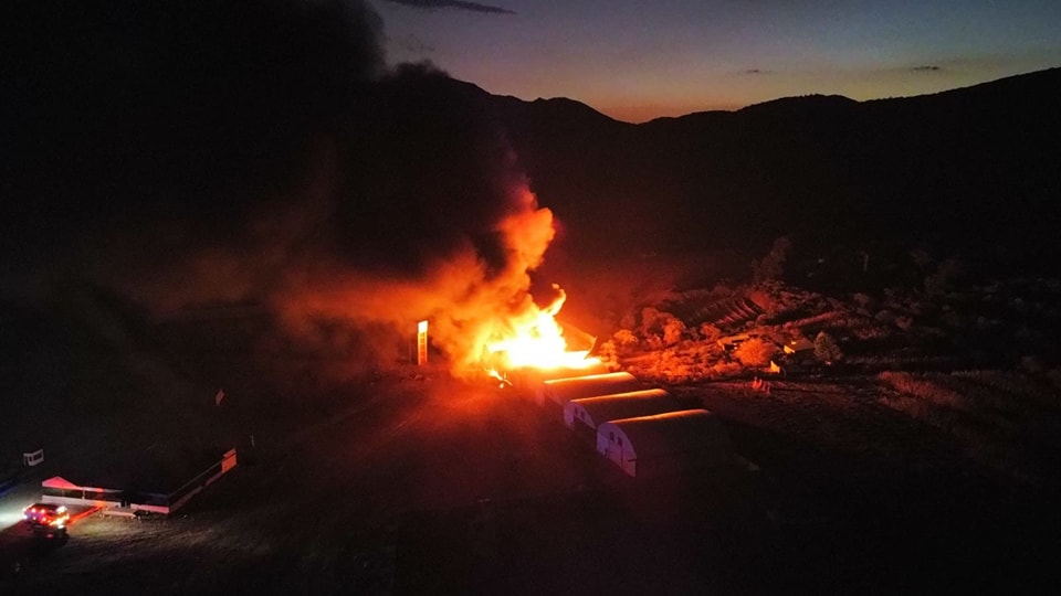 Explosión en ducto de Pemex causa cierre total de la autopista México-Querétaro