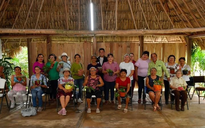 Adultos mayores fortalecen su bienestar con el programa “Conviviendo con la Naturaleza” del DIF Felipe Carrillo Puerto