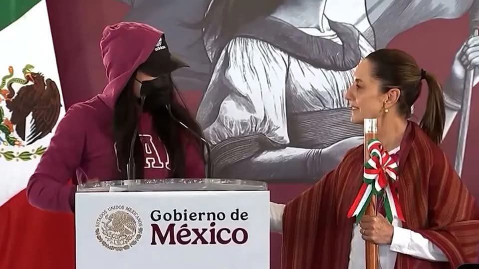 “Me rindo, en Oaxaca no hay justicia para las mujeres”: María Elena Ríos irrumpe en acto de Sheinbaum