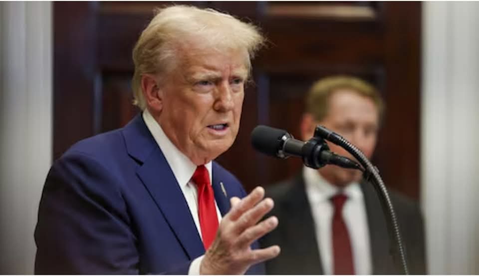 Trump prohíbe a mujeres trans permanecer en cárceles femeninas: define género como masculino o femenino en orden ejecutiva.