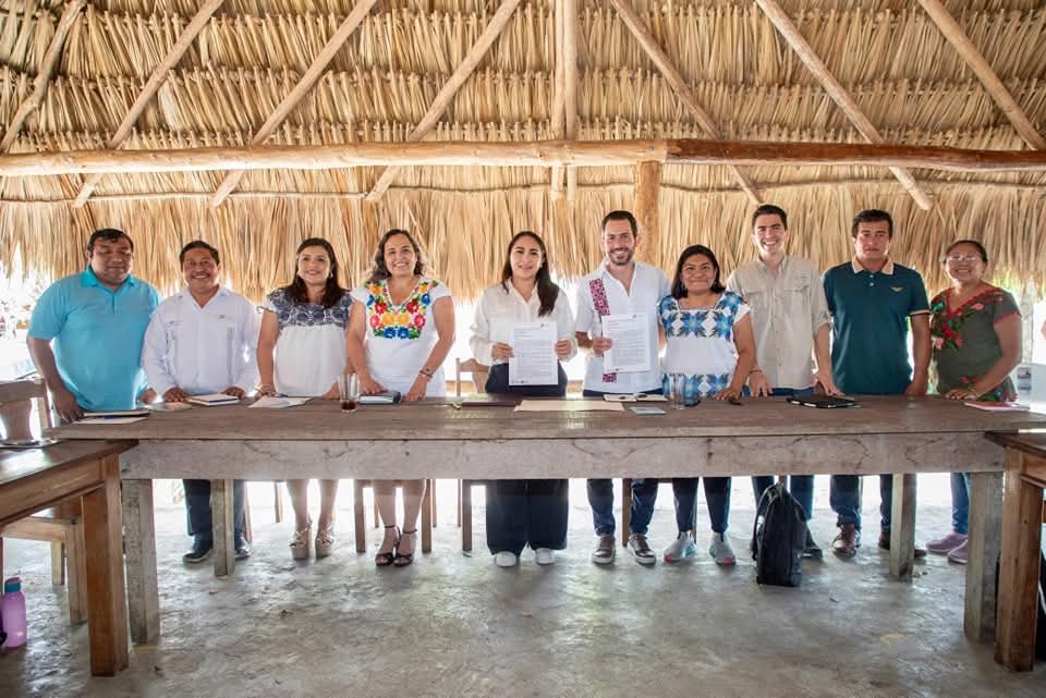 Mary Hernández  firma acuerdos para fortalecer el turismo comunitario en Felipe Carrillo Puerto